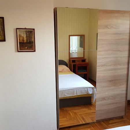Mare Azzurro Apartments Пула Екстериор снимка