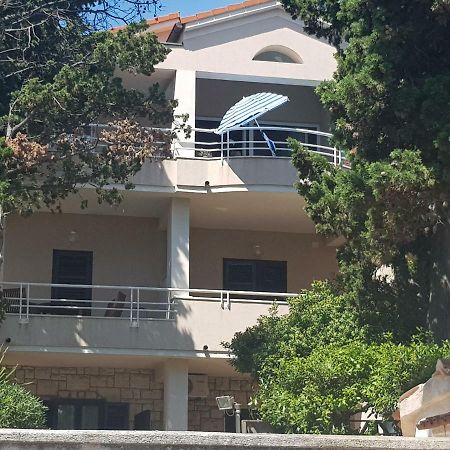 Mare Azzurro Apartments Пула Екстериор снимка