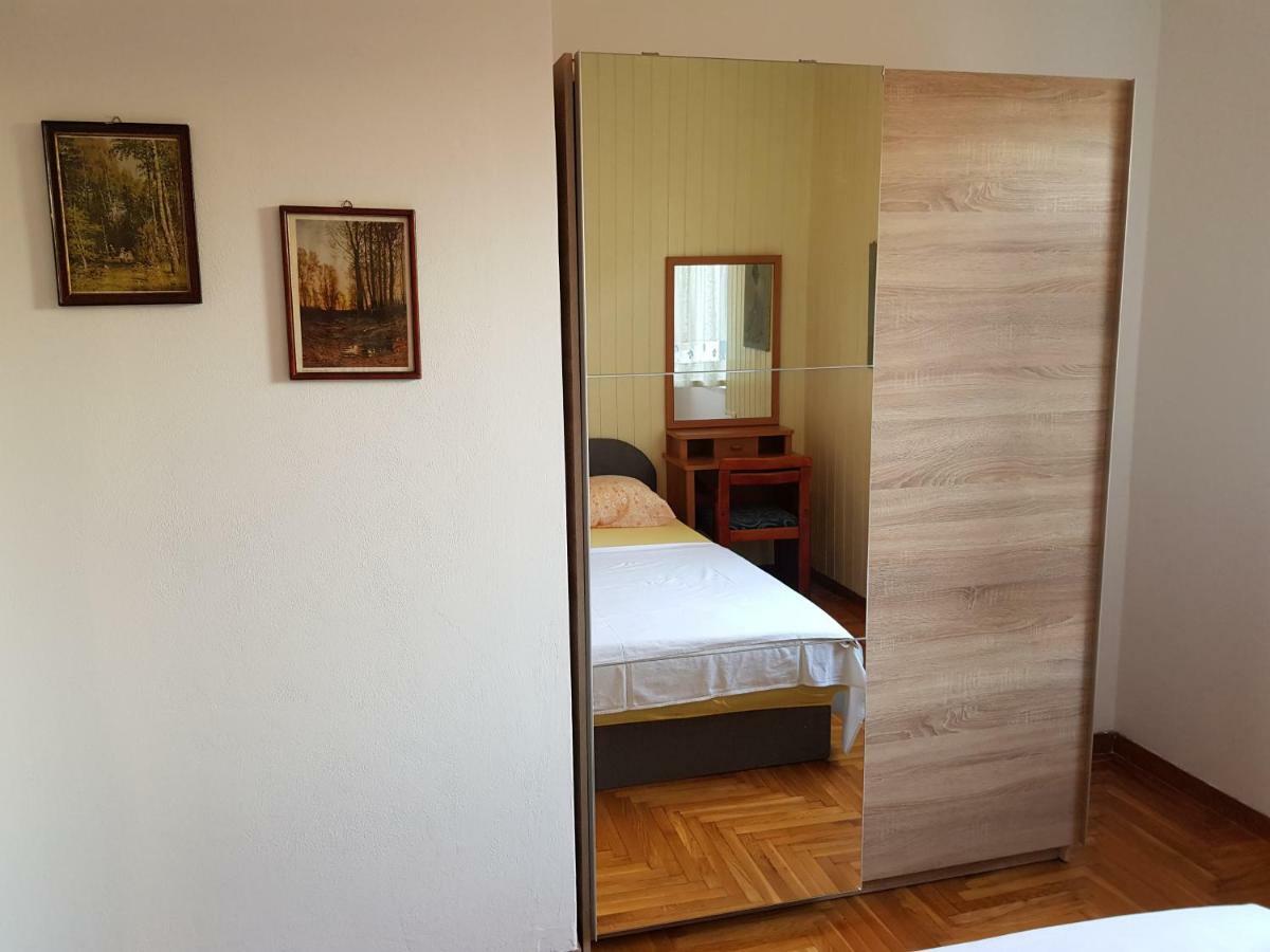 Mare Azzurro Apartments Пула Екстериор снимка