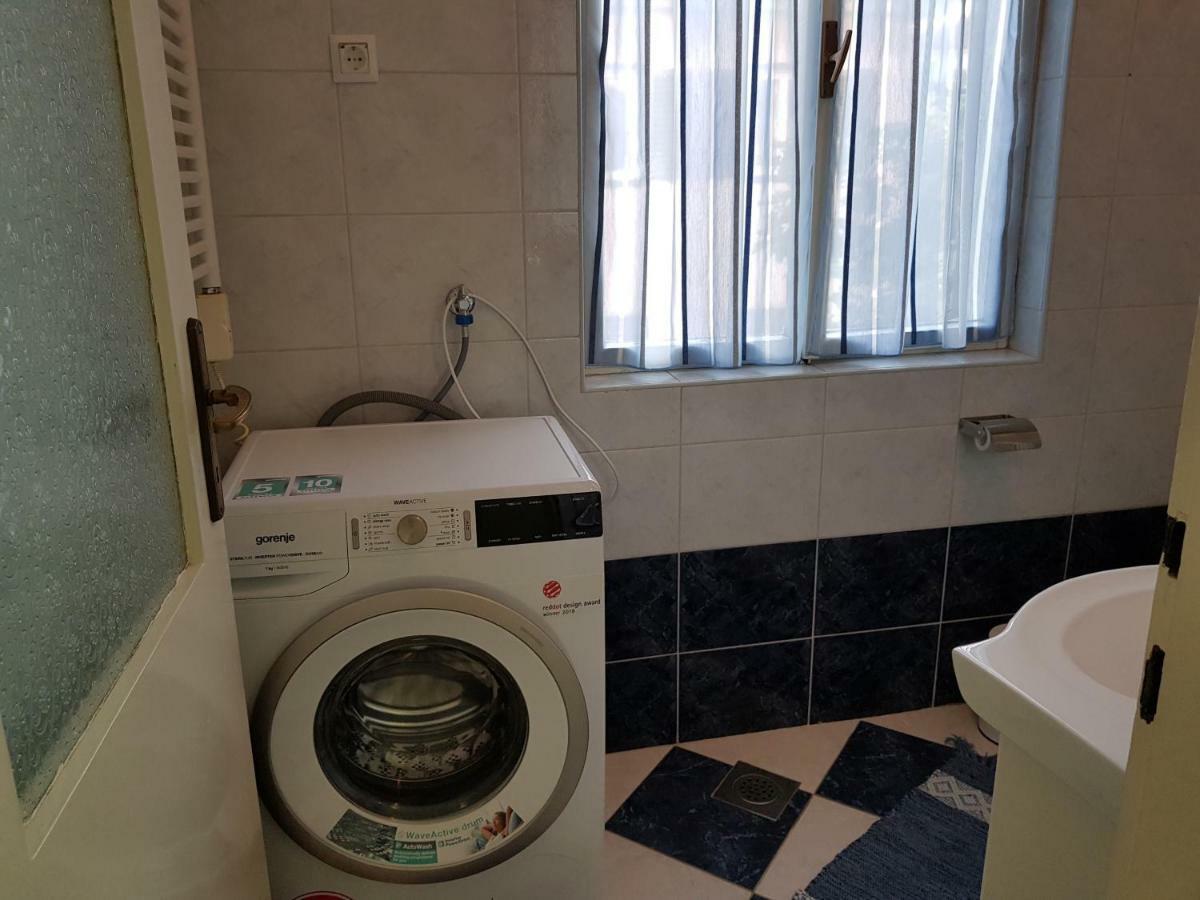 Mare Azzurro Apartments Пула Екстериор снимка
